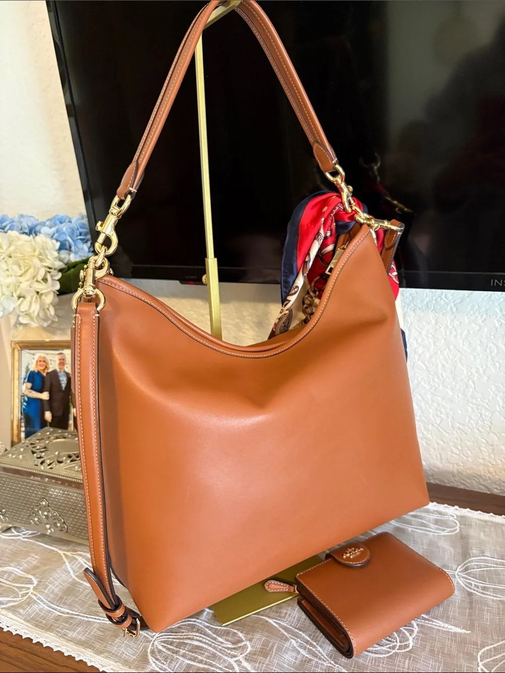 Coach Large Laurel with matching wallet - Picture 4 of 13